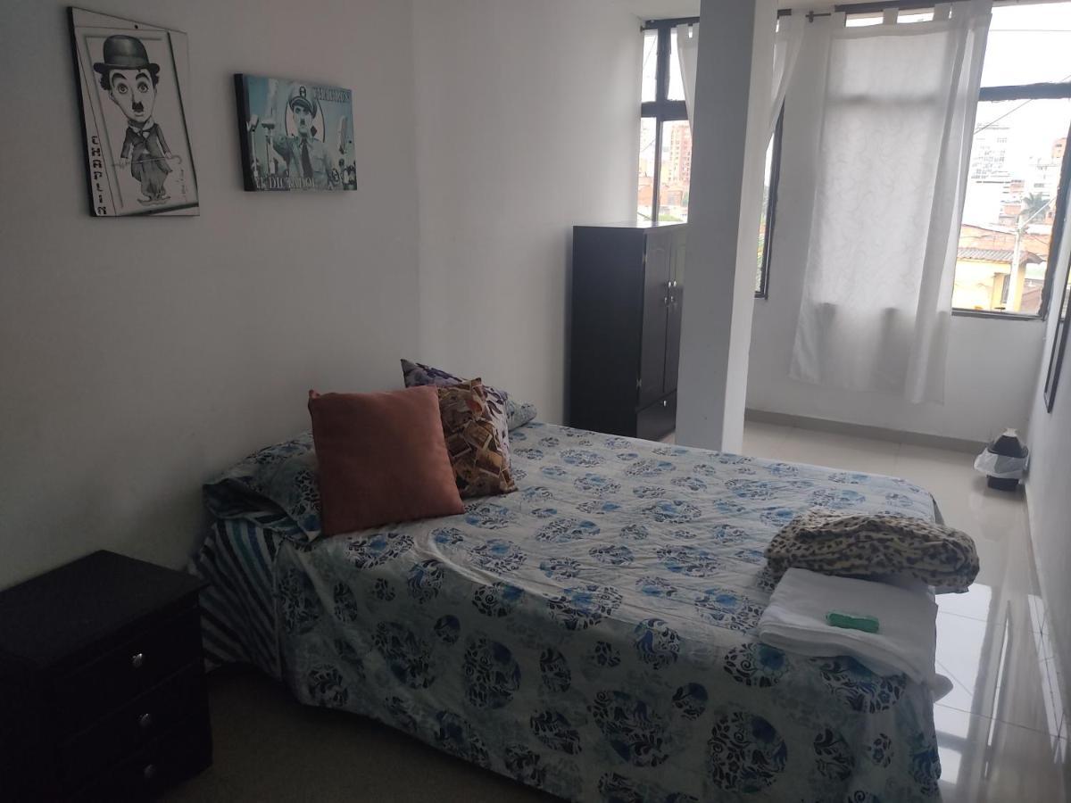Hostal Komfort เมเดยิน ภายนอก รูปภาพ
