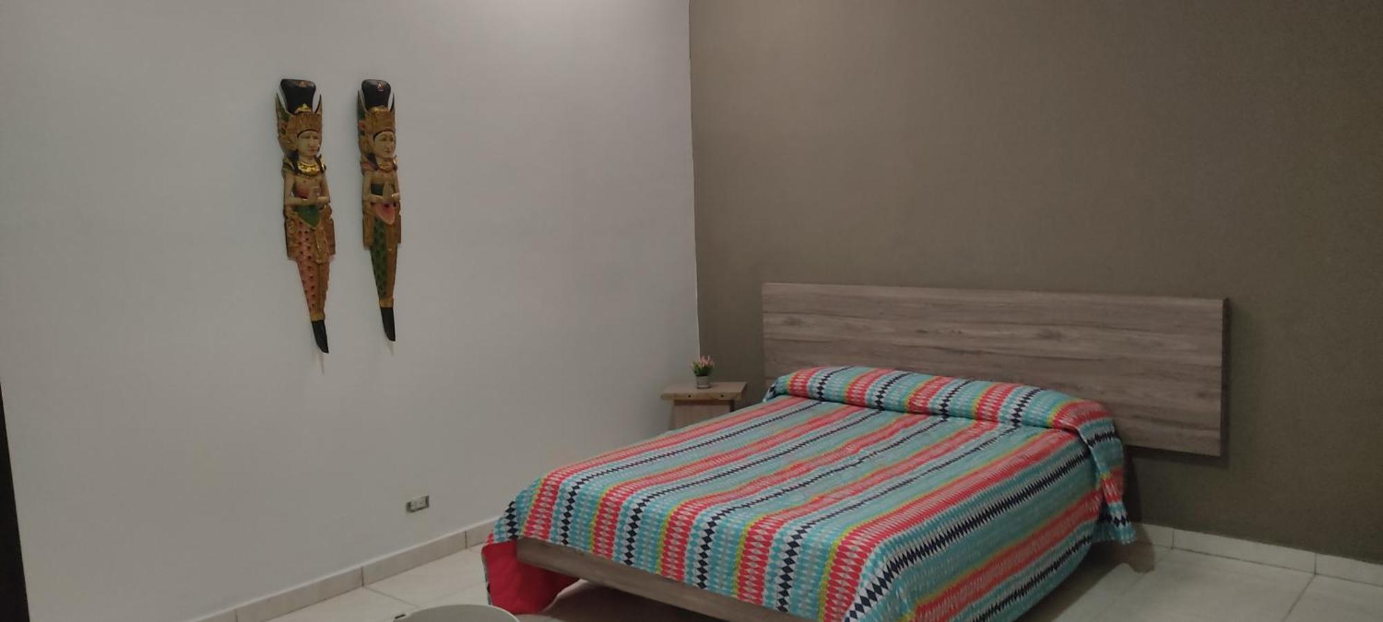 Hostal Komfort เมเดยิน ภายนอก รูปภาพ
