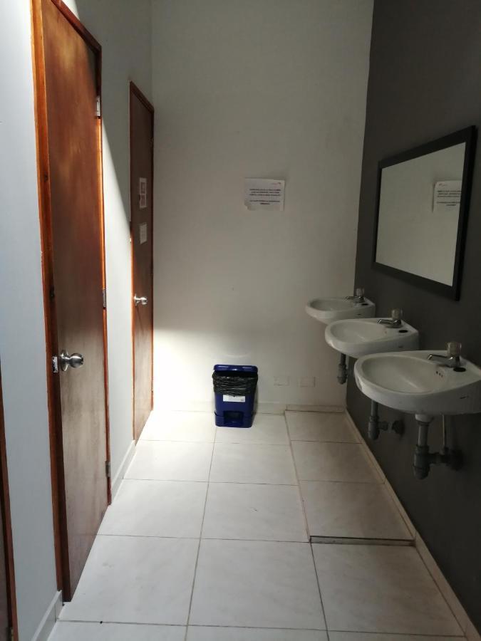 Hostal Komfort เมเดยิน ภายนอก รูปภาพ