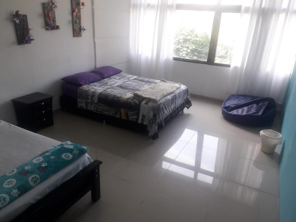 Hostal Komfort เมเดยิน ภายนอก รูปภาพ