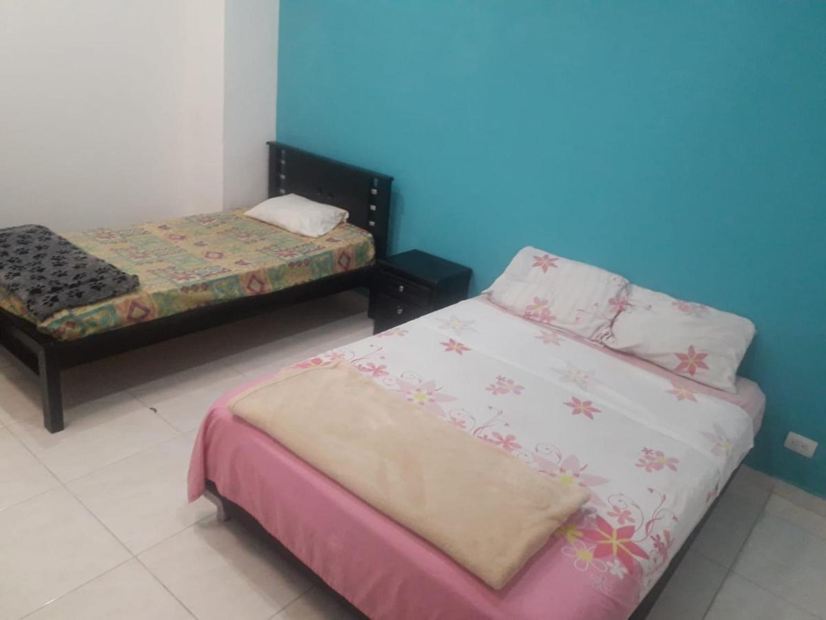 Hostal Komfort เมเดยิน ภายนอก รูปภาพ