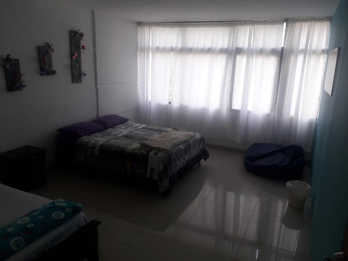 Hostal Komfort เมเดยิน ภายนอก รูปภาพ