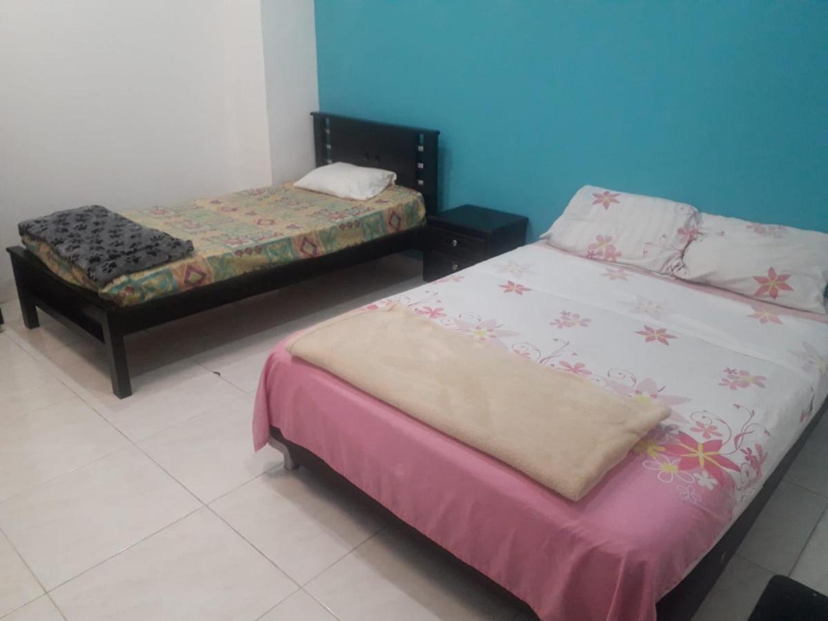 Hostal Komfort เมเดยิน ภายนอก รูปภาพ