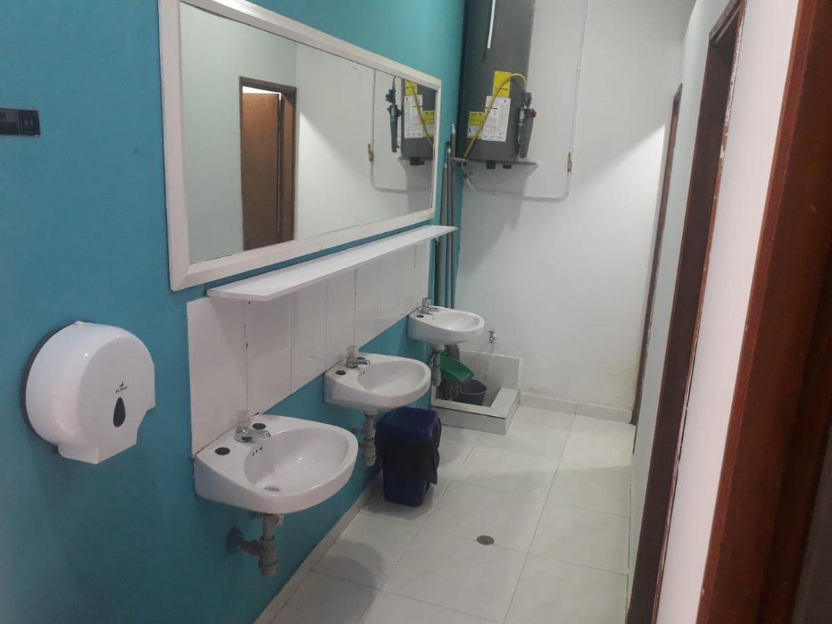 Hostal Komfort เมเดยิน ภายนอก รูปภาพ